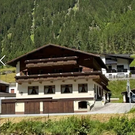 Lägenhet Rustikales Pitztaler Alpenhaus Am Bach Mit Grossem Balkon