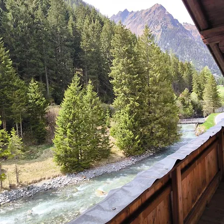 Lägenhet Rustikales Pitztaler Alpenhaus Am Bach Mit Grossem Balkon