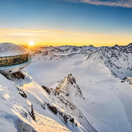 Rustikales Pitztaler Alpenhaus Am Bach Mit Grossem Balkon Sankt Leonhard im Pitztal