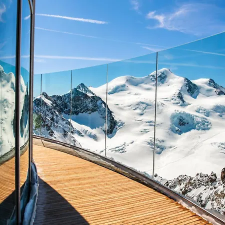 Rustikales Pitztaler Alpenhaus Am Bach Mit Grossem Balkon Sankt Leonhard im Pitztal